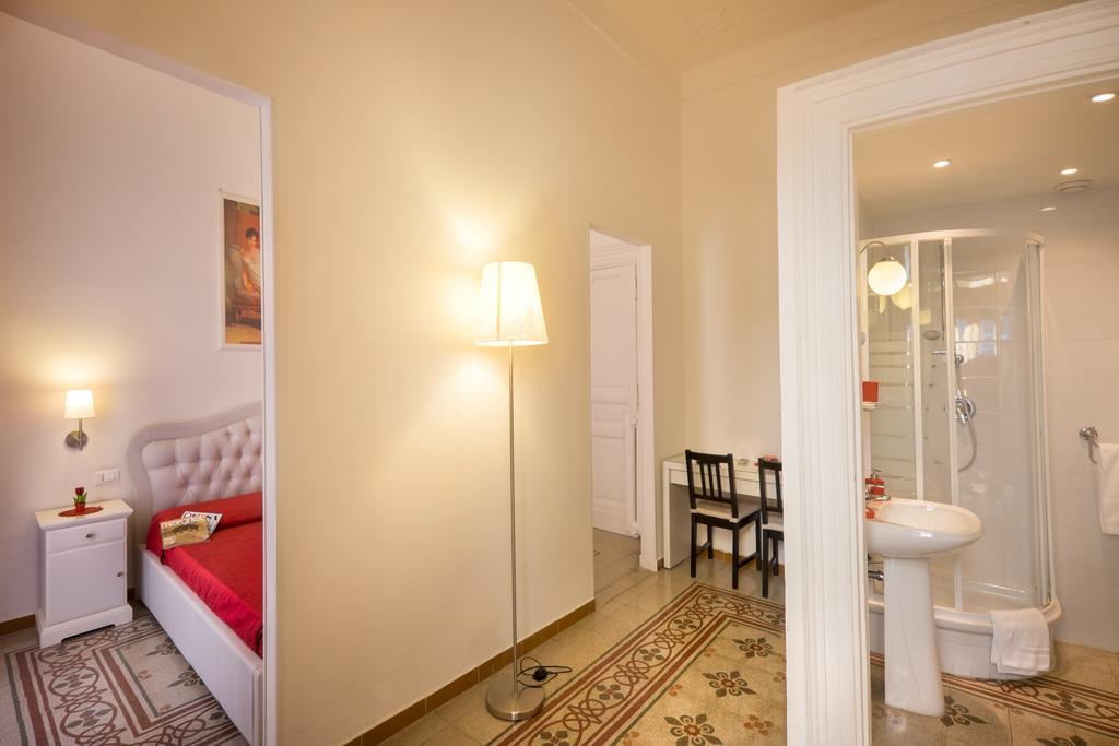ローマ Orsini Reali Bed & Breakfast 部屋 写真