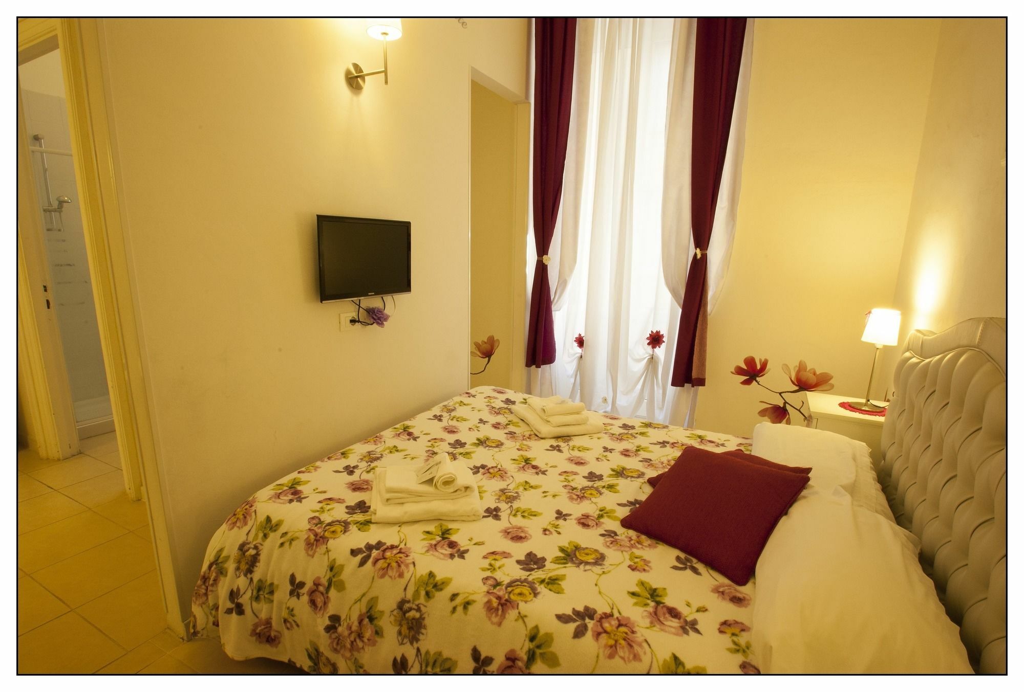 ローマ Orsini Reali Bed & Breakfast エクステリア 写真